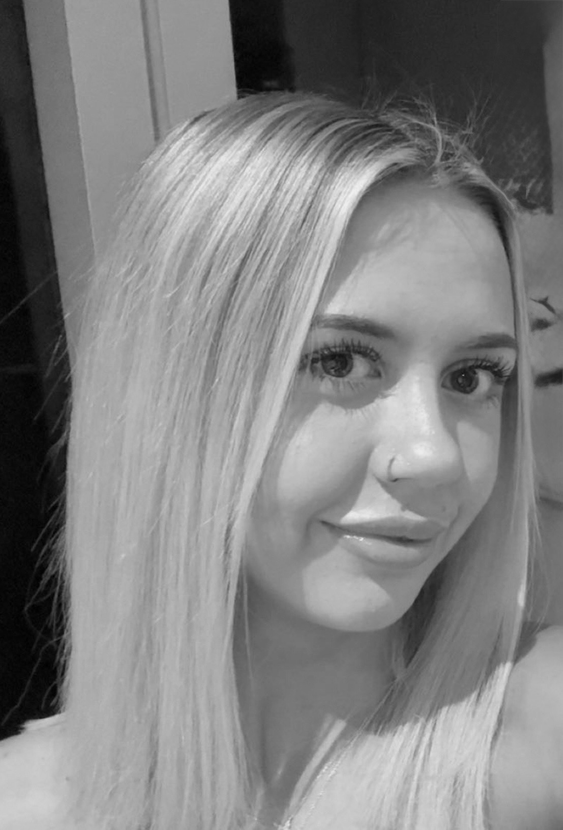 Merging Junior Stylist – Sami : Junior stylist/apprentice